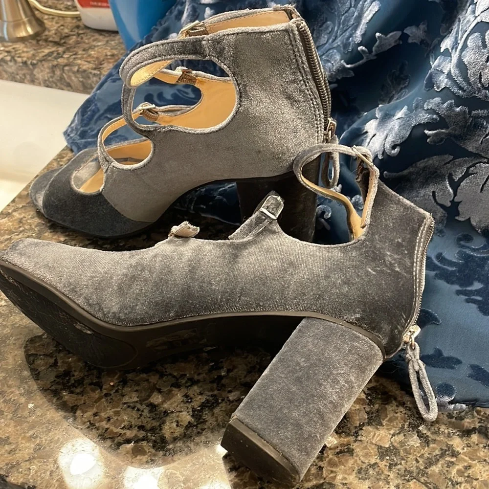 Zigisoho block heels! - Picture 3 of 5